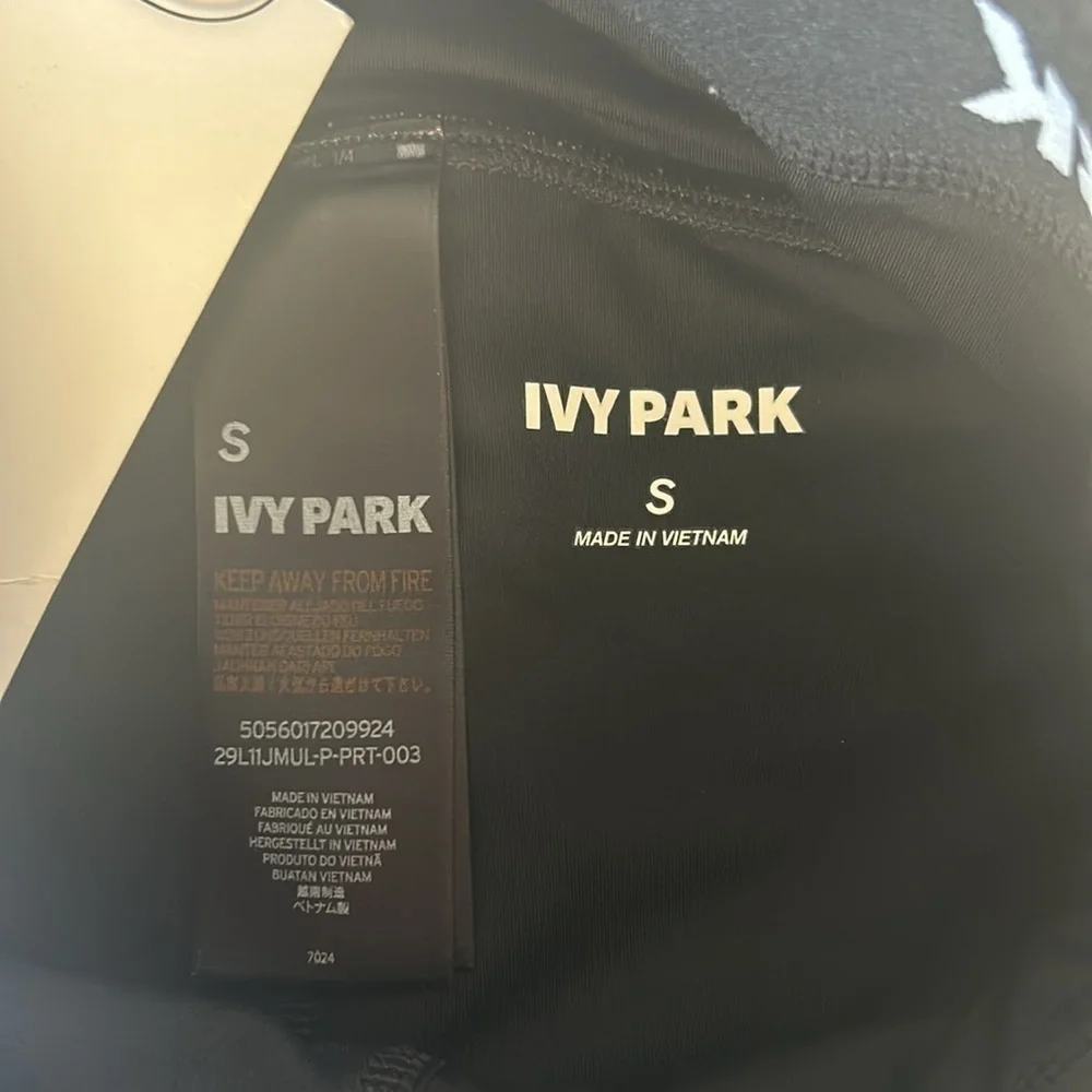 Ivy Park size small workout crop capri leggings pants NWT